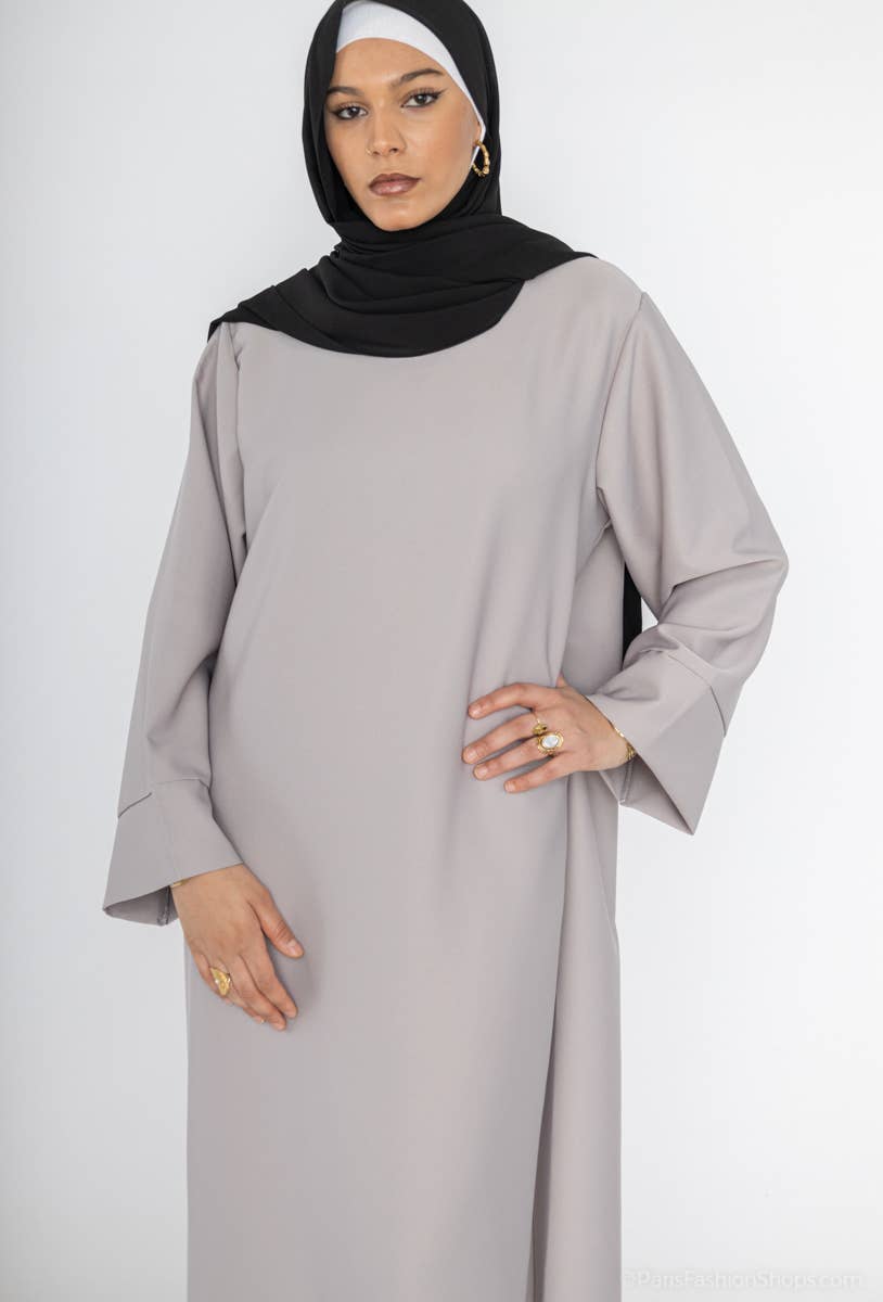 Elegant Long Wide Abaya - Modest and Stylish Wear"