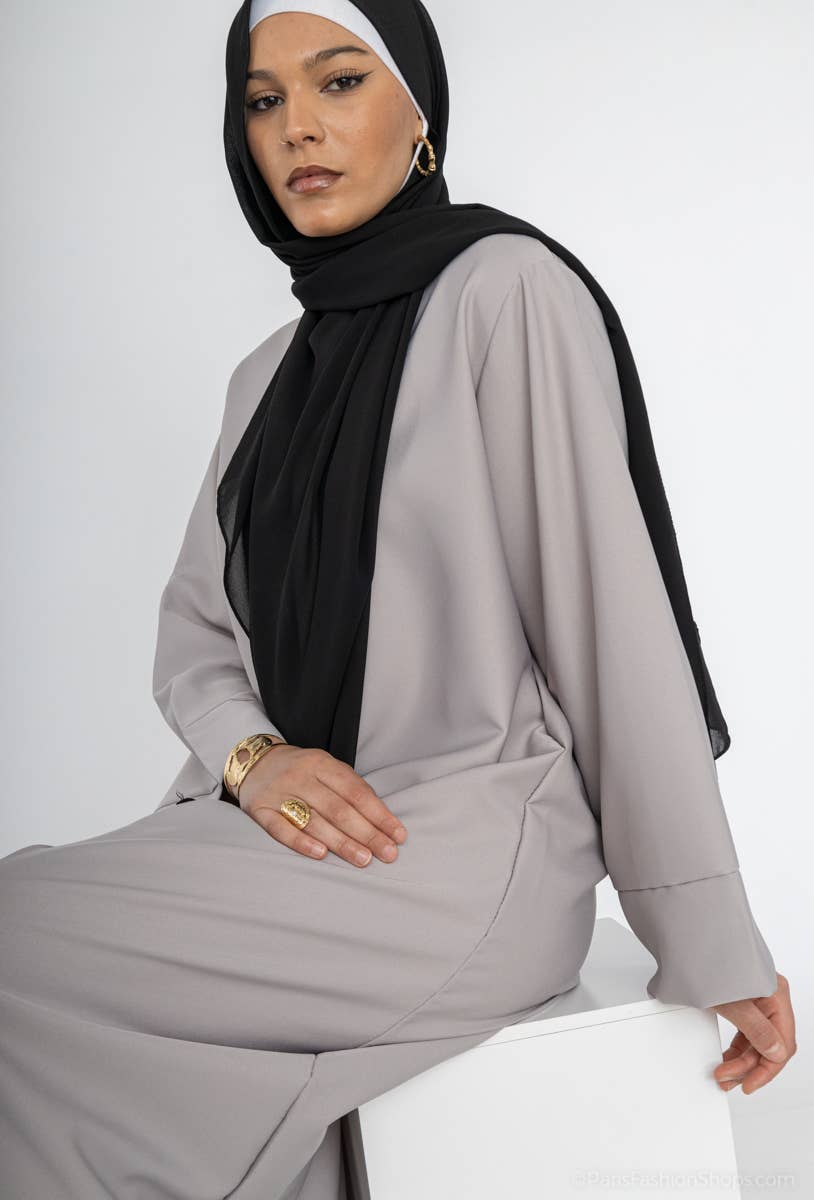 Elegant Long Wide Abaya - Modest and Stylish Wear"